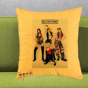 Perna Personalizata K-pop BLACKPINK Fotografie Grup Tinute Edgy, 40x40 cm, Galben, Husa Detasabila, Perna Inclusa, BEKZ®