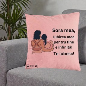 Cadou pentru Sora - Perna Personalizata Sora Mea Te Iubesc Doua Fete Fashioniste Line Art, 40x40 cm, Roz, Husa Detasabila, Perna Inclusa, BEKZ®