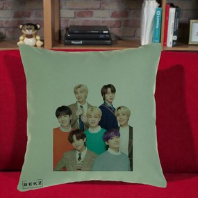 Perna Personalizata K-pop BTS Fotografie Grup Tinute Elegante, 40x40 cm, Verde, Husa Detasabila, Perna Inclusa, BEKZ®