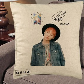 Perna Personalizata K-pop BTS Suga par Portocaliu Palarie Autograf, 40x40 cm, Bej, Husa Detasabila, Perna Inclusa, BEKZ®