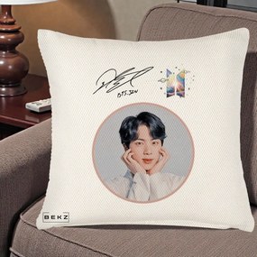 Perna Personalizata K-pop BTS Jin Portret cu Autograf, 40x40 cm, Crem Reliefat, Husa Detasabila, Perna Inclusa, BEKZ®