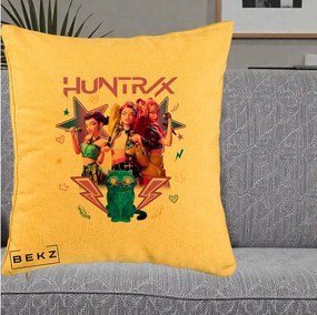 Perna Personalizata K-pop HUNTRX Trio 3D cu Pisica Fulgere, 40x40 cm, Galben, Husa Detasabila, Perna Inclusa, BEKZ®
