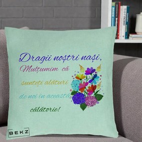 Perna Personalizata Dragii Nostri Nasi Multumim cu Flori Multicolore Colorat, 40x40 cm, Verde Menta, Husa Detasabila, Perna Inclusa, BEKZ®