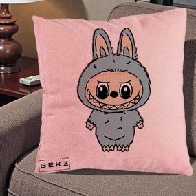 Perna Personalizata Labubu Albastru-Gri Solo, 40x40 cm, Roz, Husa Detasabila, Perna Inclusa, BEKZ®