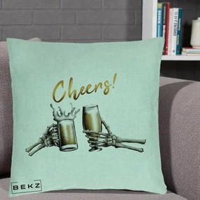 Perna Decorativa Halloween Cheers Schelete cu Bere, 40x40 cm, Verde Menta, Husa Detasabila, Perna Inclusa, BEKZ®