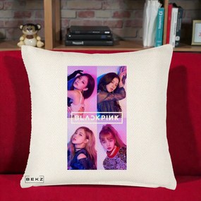 Perna Personalizata K-pop BLACKPINK Poster Colaj 4 Membre Violet Roz, 40x40 cm, Crem Reliefat, Husa Detasabila, Perna Inclusa, BEKZ®