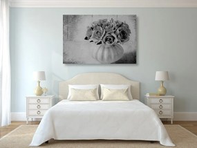 Tablou trandafiri în vază în design alb-negru