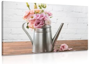 Tablou buchet de flori în stropitoare