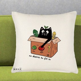 Perna Decorativa Pisica in Cutie No Desire to Fit In, 40x40 cm, Crem Reliefat, Husa Detasabila, Perna Inclusa, BEKZ®
