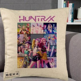 Perna Personalizata K-pop HUNTRX Colaj Animat Foto Grup, 40x40 cm, Bej, Husa Detasabila, Perna Inclusa, BEKZ®