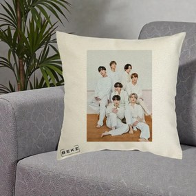 Perna Personalizata K-pop BTS Foto Grup All-White Elegant, 40x40 cm, Ecru, Husa Detasabila, Perna Inclusa, BEKZ®