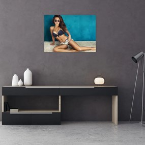 Tablou pe sticlă - Femeia pozând (70x50 cm)