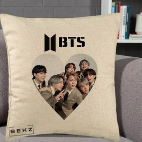 Perna Personalizata K-pop BTS Grup Fotografie in Inima, 40x40 cm, Bej, Husa Detasabila, Perna Inclusa, BEKZ®