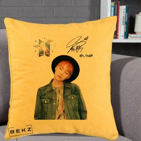 Perna Personalizata K-pop BTS Suga par Portocaliu Palarie Autograf, 40x40 cm, Galben, Husa Detasabila, Perna Inclusa, BEKZ®