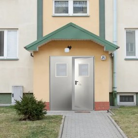 Usa intrare scara bloc - Izolatie termica cu vata minerala si geam termopan 1600(800+800), 2400, ST