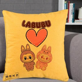 Perna Personalizata Labubu Cuplu Inima, 40x40 cm, Galben, Husa Detasabila, Perna Inclusa, BEKZ®