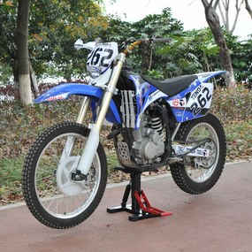 HOMCOM Cric de Ridicare pentru Motociclete, Capacitate 150kg, Înălțime Reglabilă, din Oțel Zincat și Cauciuc, cu Manivelă | Aosom Romania