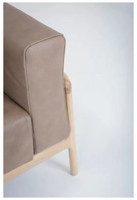 Canapea din piele bovină cu structură din lemn masiv de stejar Gazzda Fawn, 240 cm, maro deschis