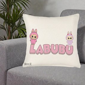 Perna Personalizata Labubu Duo Roz-Lila cu Text, 40x40 cm, Crem Reliefat, Husa Detasabila, Perna Inclusa, BEKZ®