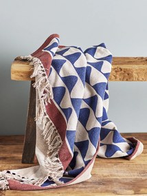 Pătură din bumbac reciclat, cu model geometric albastru și bordură roșie, cu franjuri, „Rimme", 160 x 130 cm