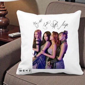 Perna Personalizata K-pop BLACKPINK Fotografie Grup Autografe Deasupra, 40x40 cm, Alba Mata, Husa Detasabila, Perna Inclusa, BEKZ®