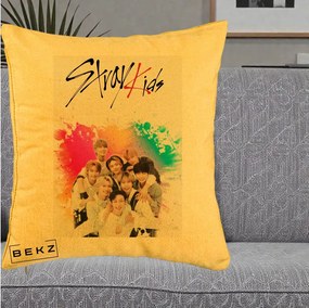 Perna Personalizata K-pop Stray Kids cu Splash Multicolor, 40x40 cm, Galben, Husa Detasabila, Perna Inclusa, BEKZ®