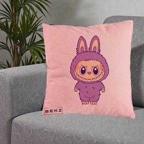 Perna Personalizata Labubu Violet Solo, 40x40 cm, Roz, Husa Detasabila, Perna Inclusa, BEKZ®