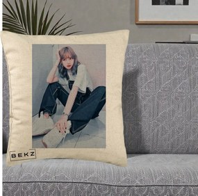 Perna Personalizata K-pop BLACKPINK Lisa, 40x40 cm, Bej, Husa Detasabila, Perna Inclusa, BEKZ®