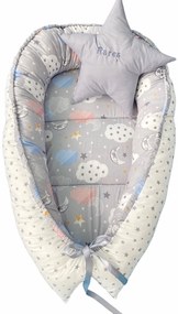 Cuib baby nest bebelusi cu desfacere Nori cu luna gri - Steluțe gri pe alb