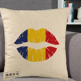 Perna Personalizata Buze Tricolor Romania, 40x40 cm, Bej, Husa Detasabila, Perna Inclusa, BEKZ®