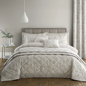 Cuvertură bej pentru pat dublu 230x220 cm Classic Damask - Catherine Lansfield