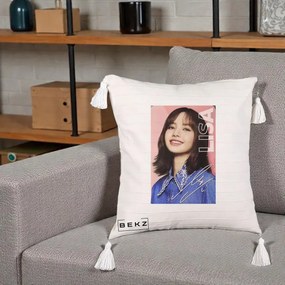 Perna Personalizata K-pop BLACKPINK Lisa cu Semnatura, 40x40 cm, Bej cu Franjuri, Husa Detasabila, Perna Inclusa, BEKZ®