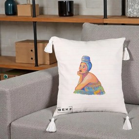 Perna Decorativa Portret Femeie Contemplativa, 40x40 cm, Bej cu Franjuri, Husa Detasabila, Perna Inclusa, BEKZ®