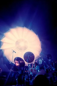 Fotografie February 1977: concert of rock band Pink Floyd at the Paris Pavilion: drummer Nick Mason.