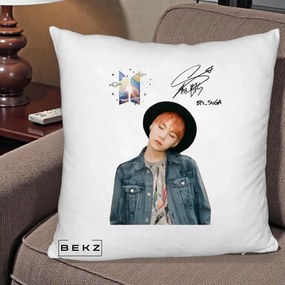 Perna Personalizata K-pop BTS Suga par Portocaliu Palarie Autograf, 40x40 cm, Alb Pufos, Husa Detasabila, Perna Inclusa, BEKZ®