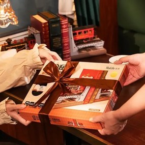 Puzzle 3D RoboTime suport de cărți în formă de locomotivă cu aburi istorică