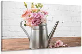 Tablou buchet de flori în stropitoare