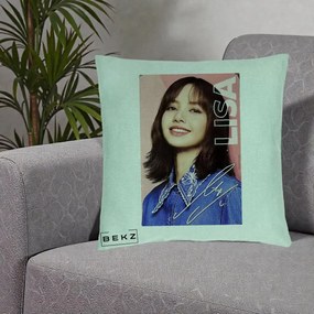 Perna Personalizata K-pop BLACKPINK Lisa cu Semnatura, 40x40 cm, Verde Menta, Husa Detasabila, Perna Inclusa, BEKZ®