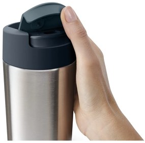 Cană de voiaj albastru-argintiu 450 ml Sipp – Joseph Joseph