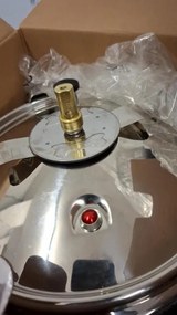 La mâna a doua: Oala sub presiune Rosberg R51311A7, 7 litri, 2 capace, Inductie, Fund cu trei straturi, Inox
