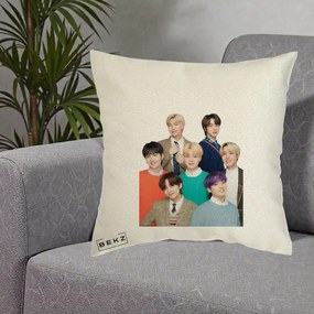 Perna Personalizata K-pop BTS Fotografie Grup Tinute Elegante, 40x40 cm, Ecru, Husa Detasabila, Perna Inclusa, BEKZ®