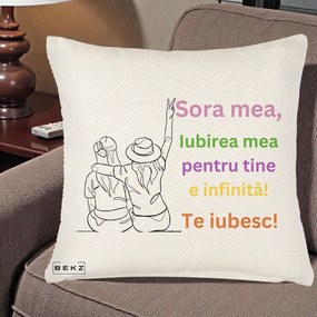 Cadou pentru Sora - Perna Personalizata Sora Mea Te Iubesc Doua Fete cu Palarie si Umbrela, 40x40 cm, Crem Reliefat, Husa Detasabila, Perna Inclusa, BEKZ®