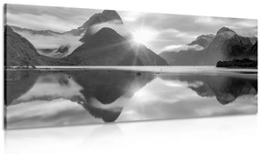Tablou Milford Sound la răsărit de soare în design alb-negru