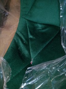 OFERTA Scaun de masa din catifea verde inchis LIBRA cu picioare negre calitate II