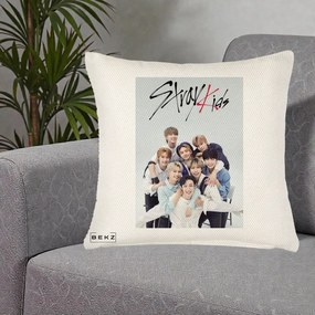 Perna Personalizata K-pop Stray Kids cu Foto Grup Alb-Albastru, 40x40 cm, Crem Reliefat, Husa Detasabila, Perna Inclusa, BEKZ®