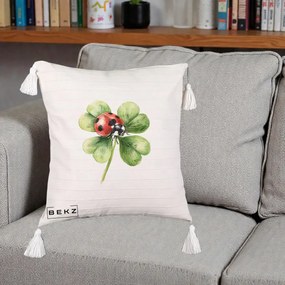 Perna Decorativa Buburuza Norocoasa pe Trifoi cu Patru Foi, 40x40 cm, Bej cu Franjuri, Husa Detasabila, Perna Inclusa, BEKZ®