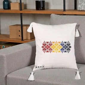 Perna Personalizata Motiv Tricolor Romanesc Broderie, 40x40 cm, Bej cu Franjuri, Husa Detasabila, Perna Inclusa, BEKZ®