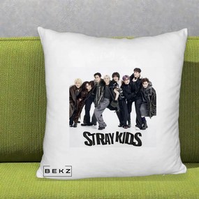 Perna Personalizata K-pop Stray Kids Outfit Negru, 40x40 cm, Alb Pufos, Husa Detasabila, Perna Inclusa, BEKZ®