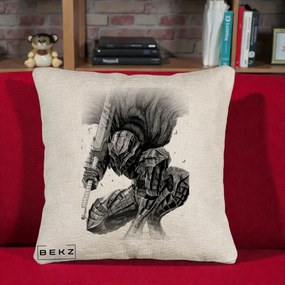 Perna Personalizata Berserk Guts Armor of Darkness Manga, 40x40 cm, Bej Canapea, Husa Detasabila, Perna Inclusa, BEKZ®