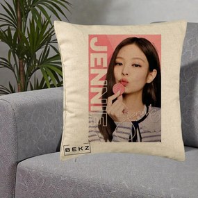 Perna Personalizata K-pop BLACKPINK Jennie cu Semnatura si Fond Roz, 40x40 cm, Bej, Husa Detasabila, Perna Inclusa, BEKZ®